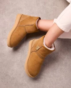 Classic Shearling Boots - Shortie