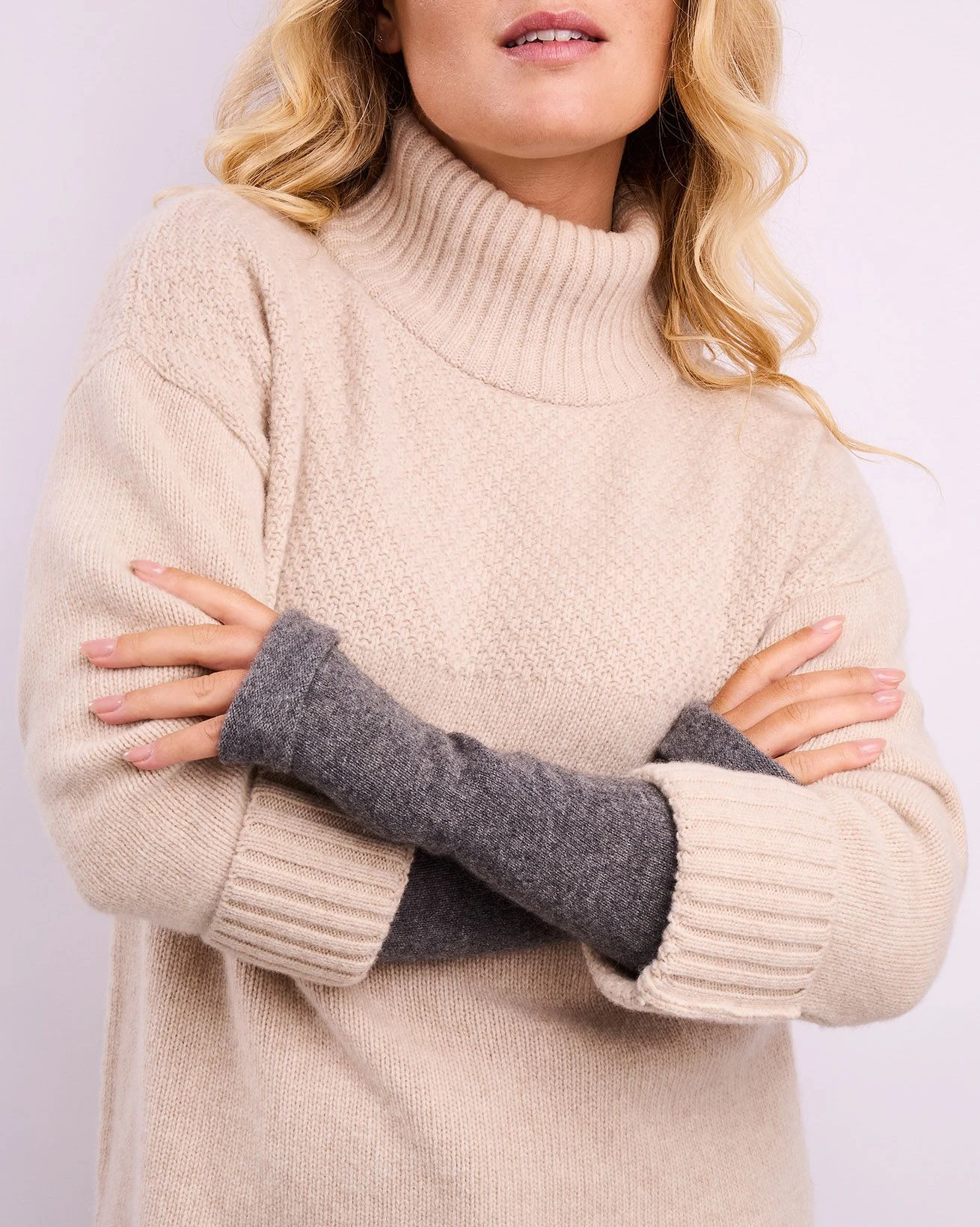 Recycled Cashmere Fingerless Gloves 5 Recycled Cashmere Fingerless Gloves - Image 3