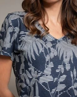 Linen Blend V Neck T Shirt -Celtic & Co 190751