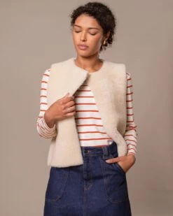 Raw Edge Reversible Shearling Vest 15 Raw Edge Reversible Shearling Vest -Celtic & Co 197070