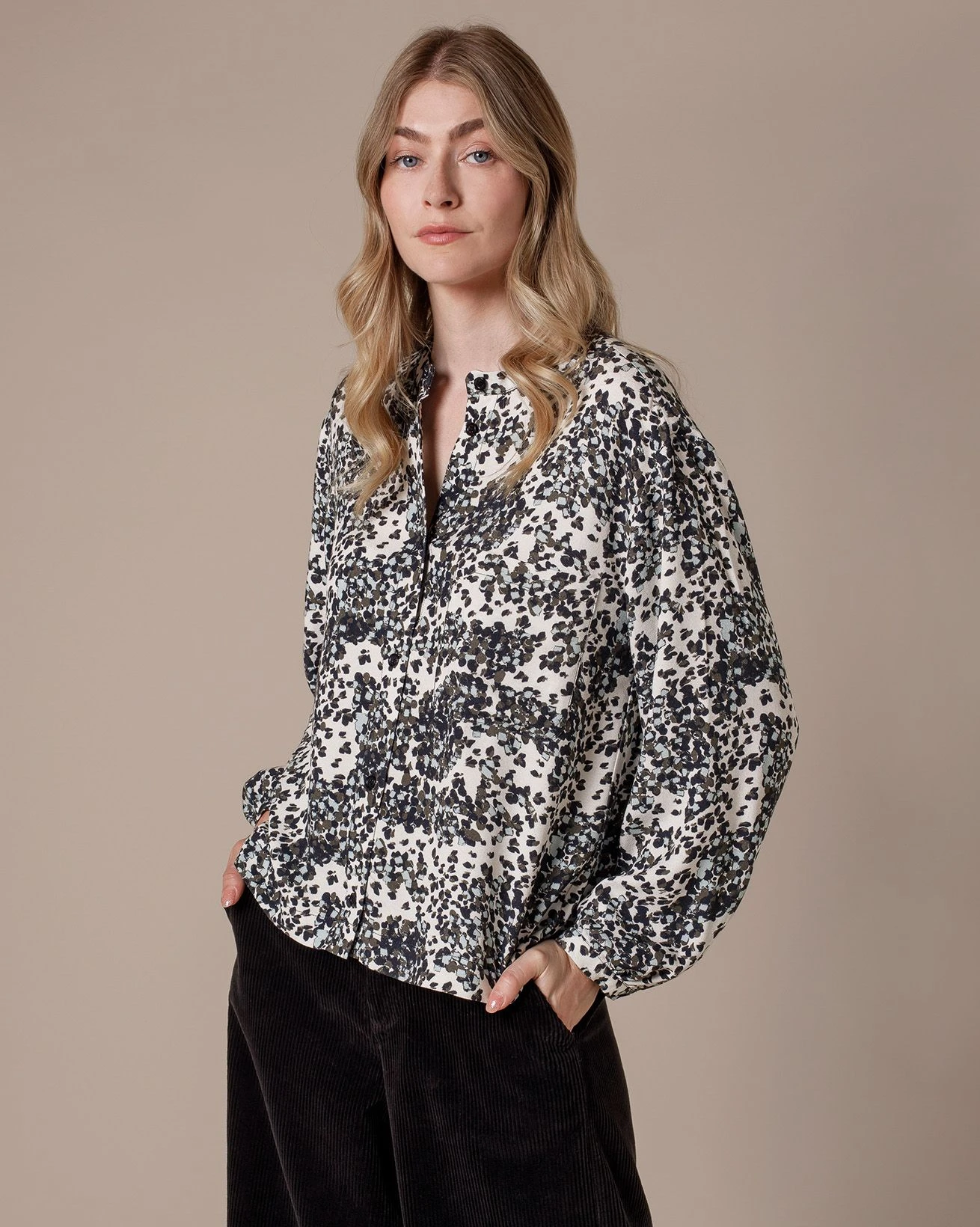 Printed Drop Shoulder Collarless Shirt 4 Printed Drop Shoulder Collarless Shirt - Image 2
